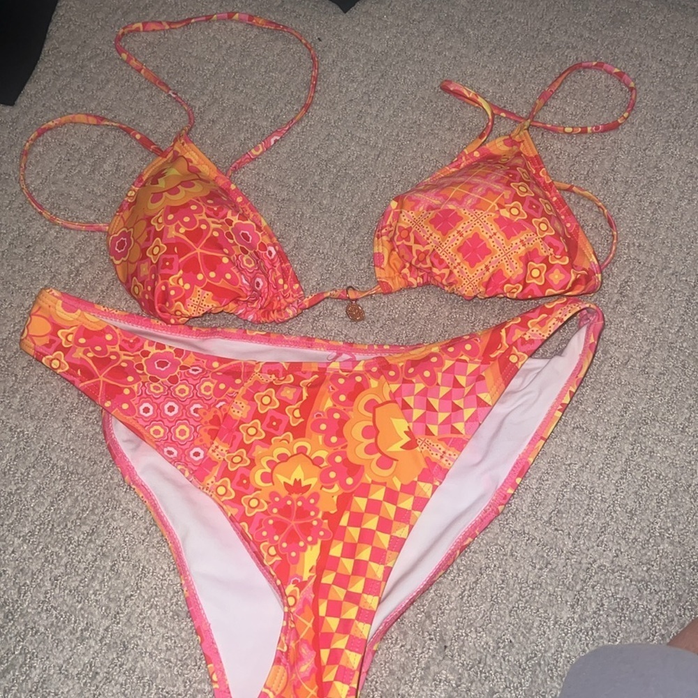 NWOT FASHION NOVA FLORAL PRINT CHARM HIGH WAISTED BATHING SUIT SET - Picture 3 of 3